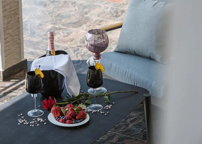 阿伦娜别墅公寓 *