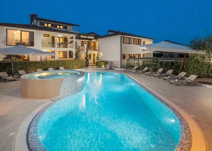 阿伦娜别墅公寓 波雷奇